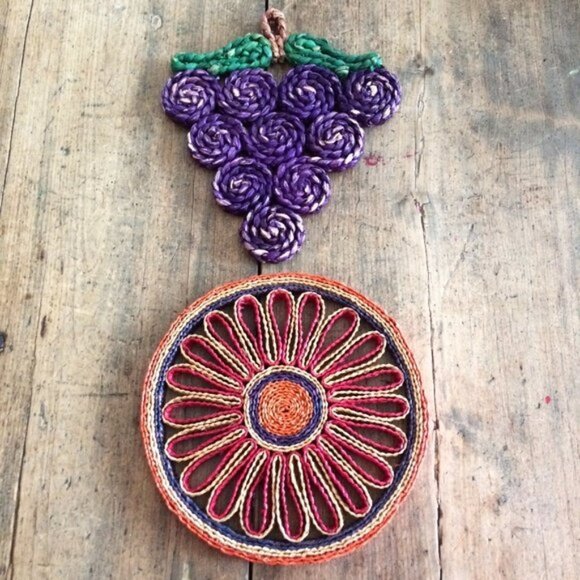 6 Vtg Woven Straw Trivets Grapes Fish Circle Round Tropical DAMAGED Under Plate - Picture 6 of 10